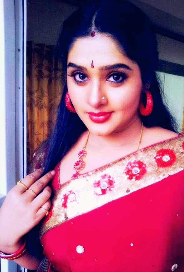 মা ডিলডো দিয়ে আমার পাছা চুদলো